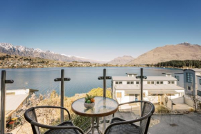 CBD Lake & Mountain View Apartment